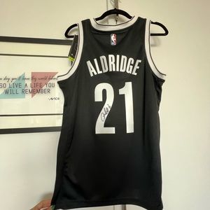 Brooklyn Nets Basketball Jersey Aldridge #21 SIGNED Large